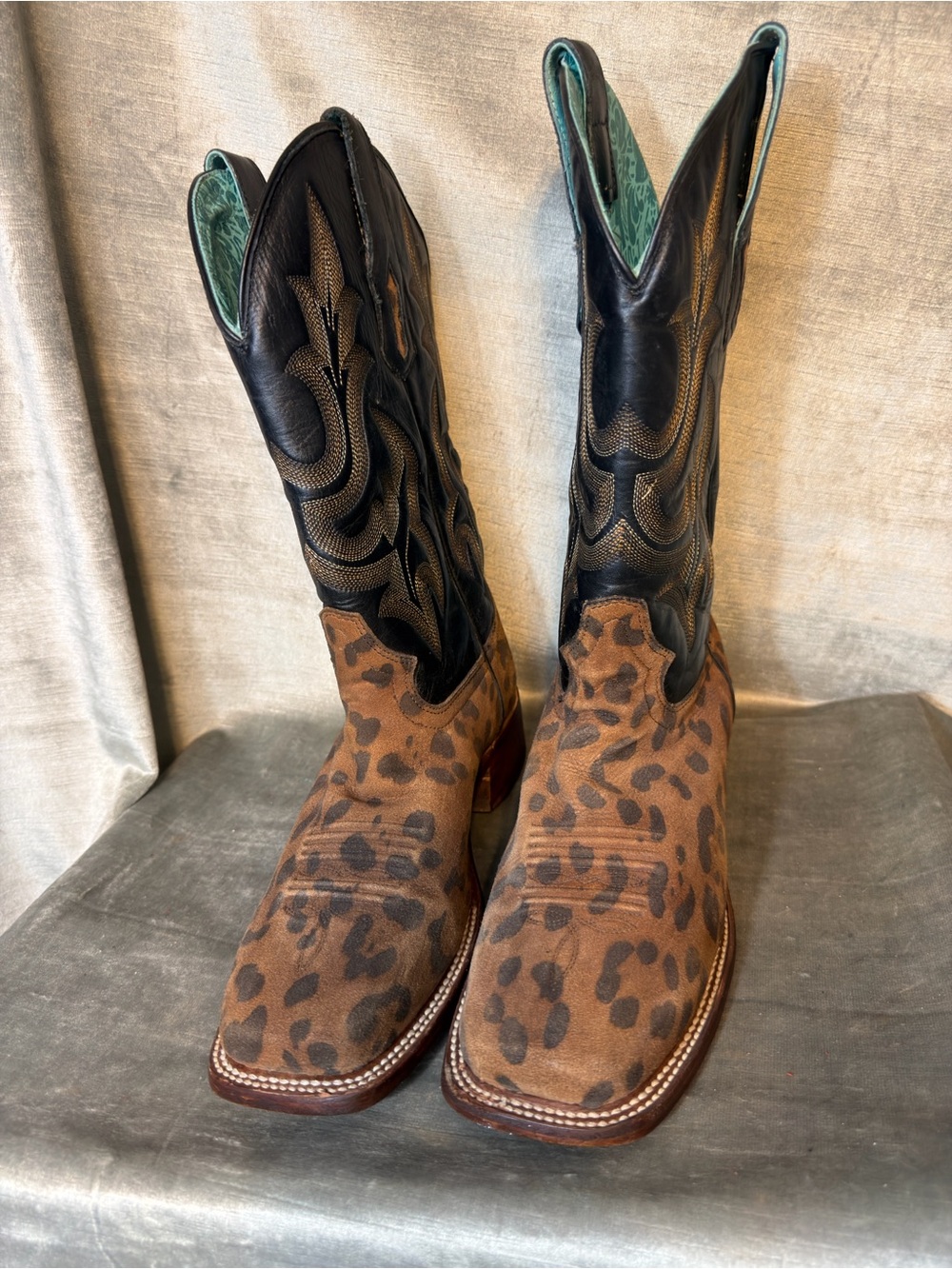 Corral Women's Leopard Print Black/Camel Square Toe Western Boots. Size 9 - Picture 2 of 11